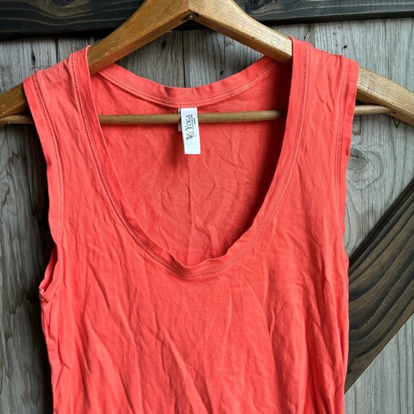 Yoga tank tops size medium - Picture 3 of 13